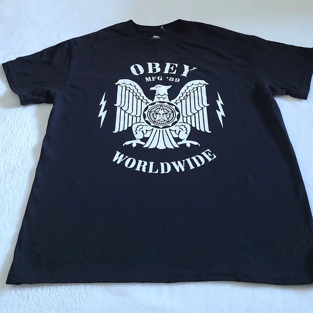 ✨️HP✨️ Obey Worldwide🌎 Graphic Tee👕 - NWOT